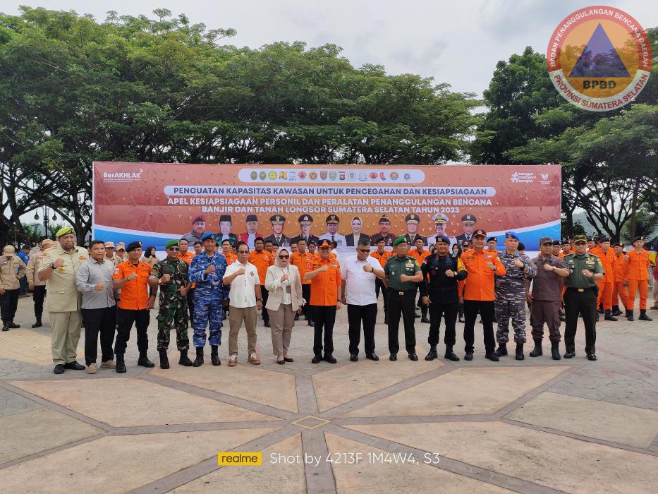 BPBD PROVINSI SUMSEL MENYELENGGARAKAN APEL BENCANA BANJIR DAN TANAH LONGSOR, SERTA PENGUATAN KAPASITAS KAWASAN UNTUK PENCEGAHAN KESIAPSIAGAAN BENCANA YANG DIPIMPIN LANGSUNG OLEH PJ GUBERNUR SUMATERA SELATAN