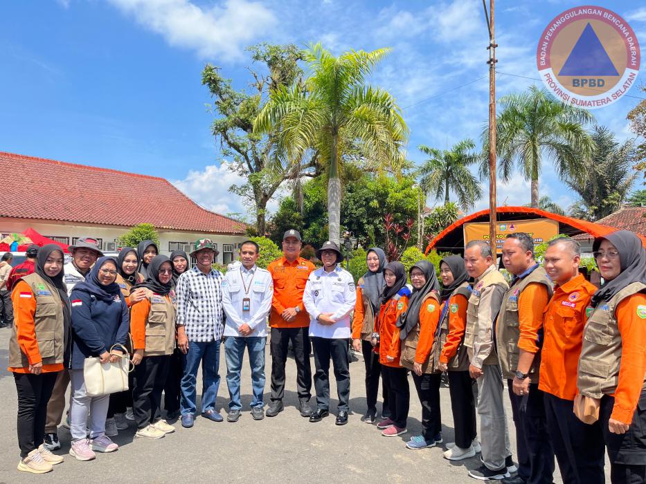 BPBD Sumsel bersama Dinsos Salurkan Bantuan Pj. Gubernur Sumsel Pada Korban Bencana Banjir di Kabupaten OKU